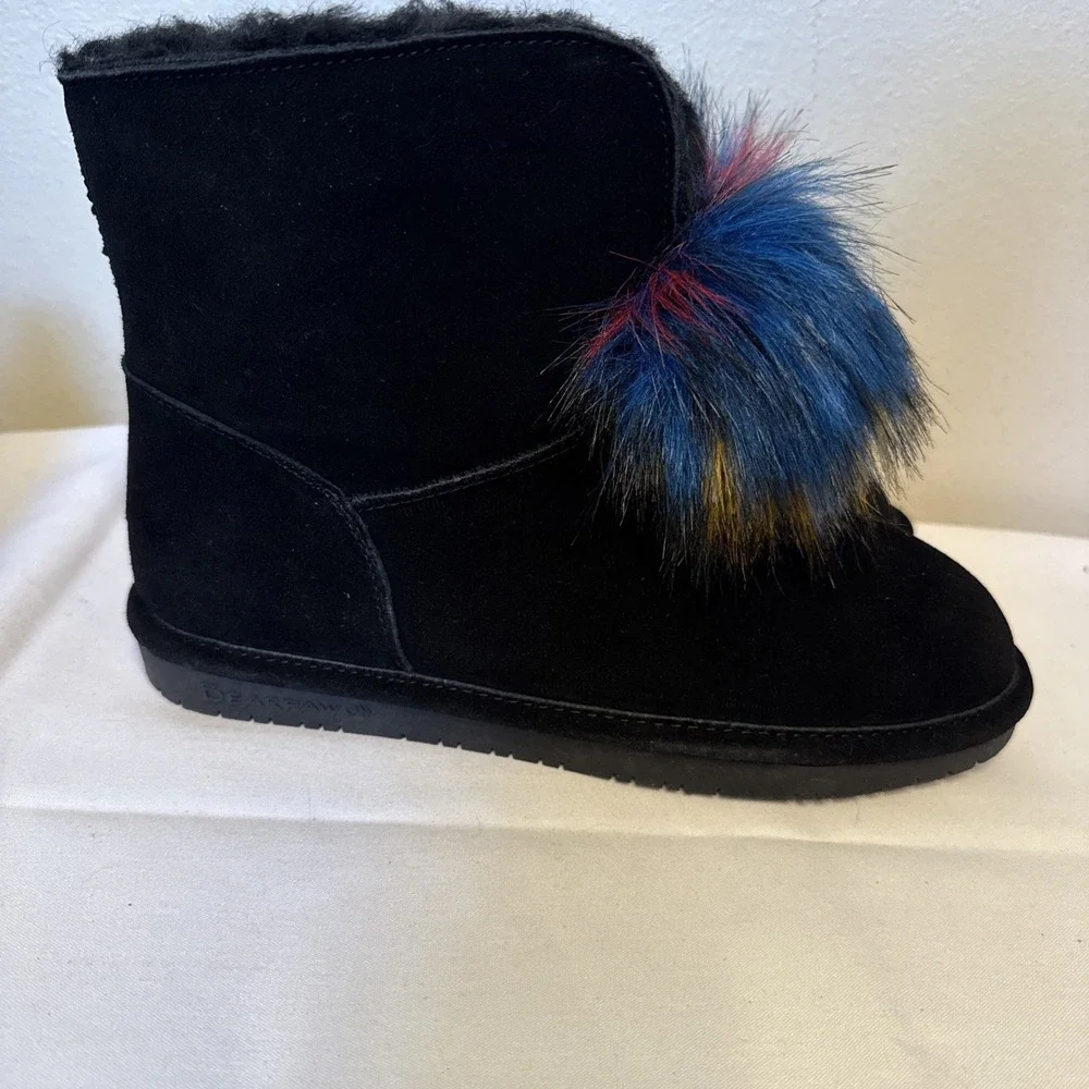 BEARPAW boots Libby Suede Sheepskin & wool Black With Multicolor Pom Size 10 NEW